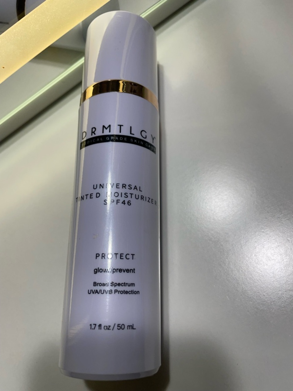 D R M T L C Y Universal Tinted Moisturizer SPF46 - White